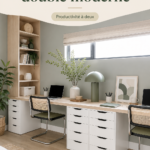 Un espace de travail moderne et accueillant avec deux bureaux bien agencés.