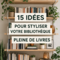 Étagère à livres stylisée avec des objets décoratifs.