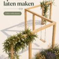 Une pergola sur mesure en bois dans un jardin fleurissant, accueillante et chaleureuse.