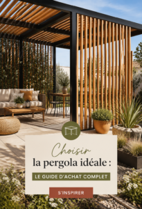 Une belle pergola en bois dans un jardin fleuri