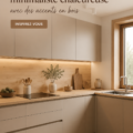 Cuisine minimaliste chaleureuse avec des meubles en bois moderne.