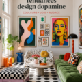 Intérieur coloré et accueillant inspiré par les tendances déco dopamine
