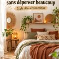 Chambre boho chic avec des textiles colorés et des plantes vertes.