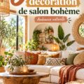 Salon décoré dans un style bohème avec des couleurs chaudes et des éléments naturels.